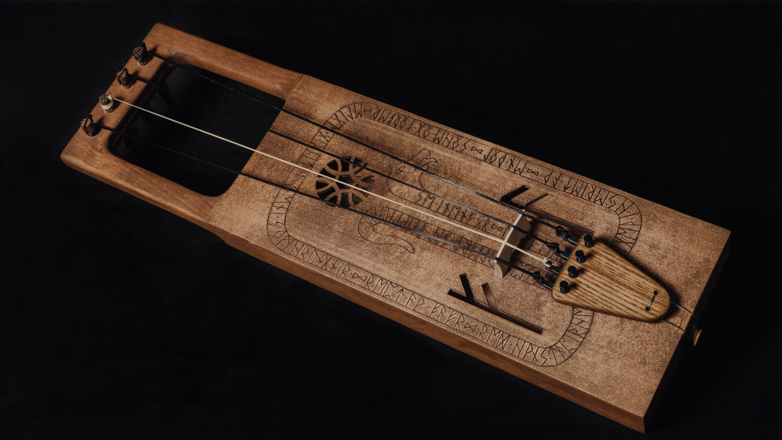 Tagelharpa / Talharpa "Giant's Heart"