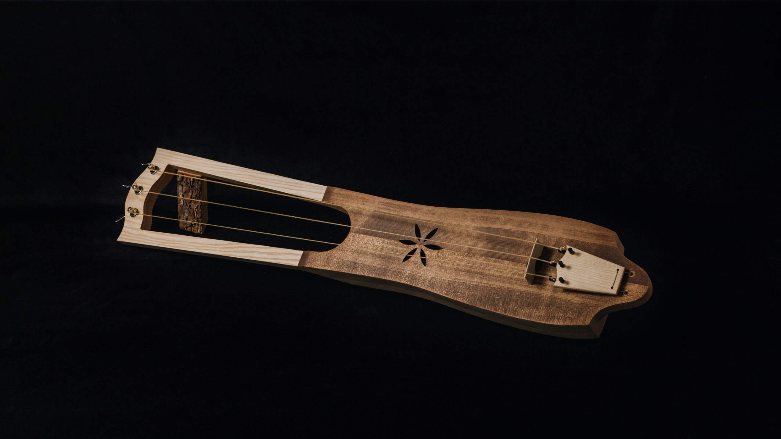 Bass Jouhikko "Flower of life"