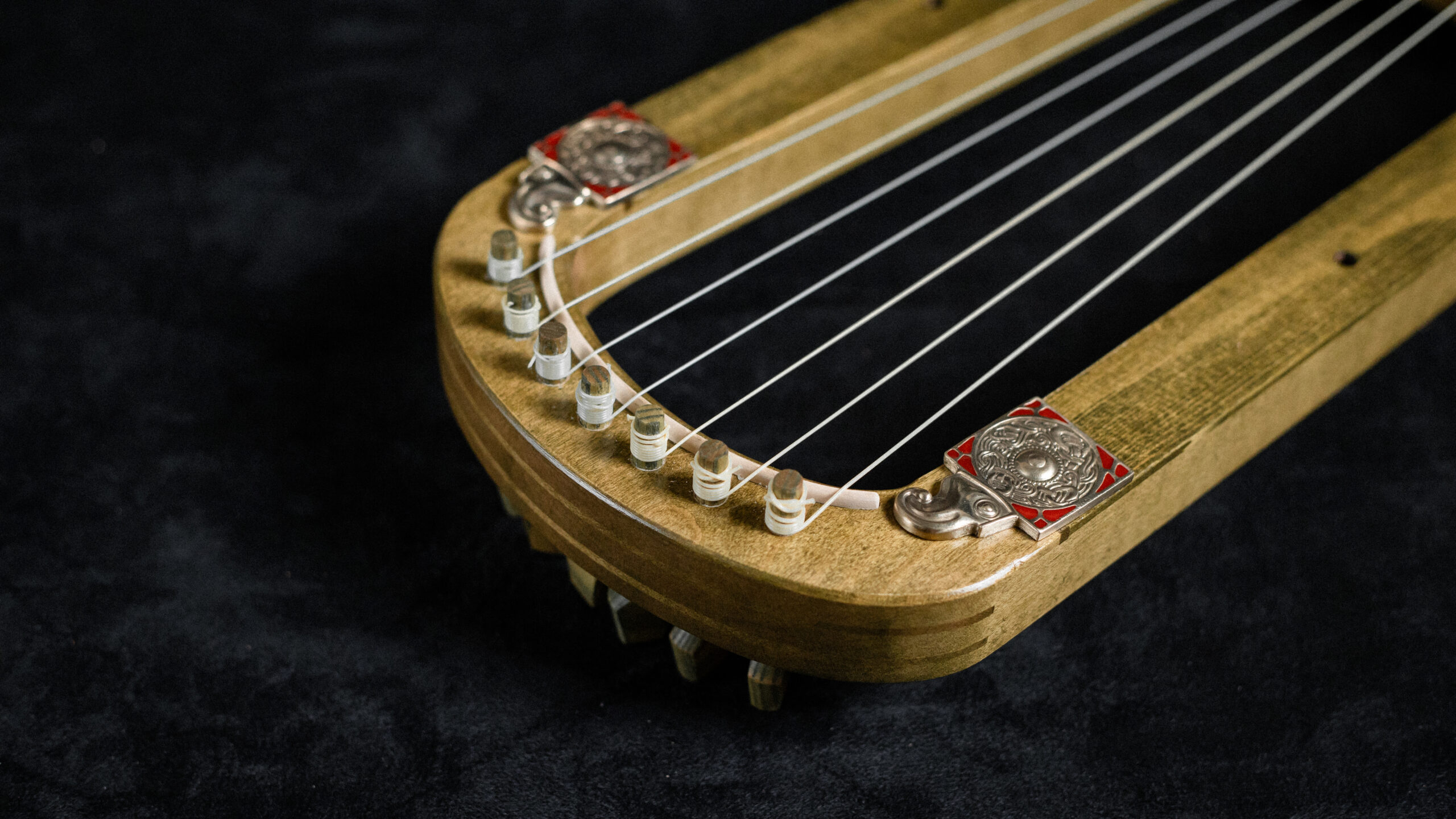 Sutton Hoo lyre Green - Image 3