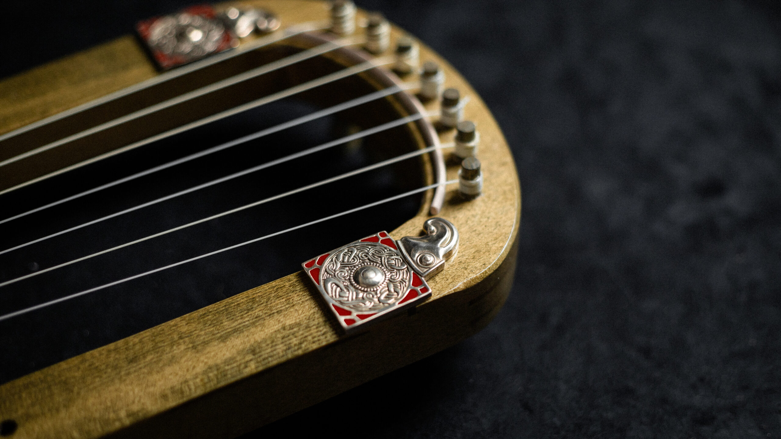 Sutton Hoo lyre Green - Image 9