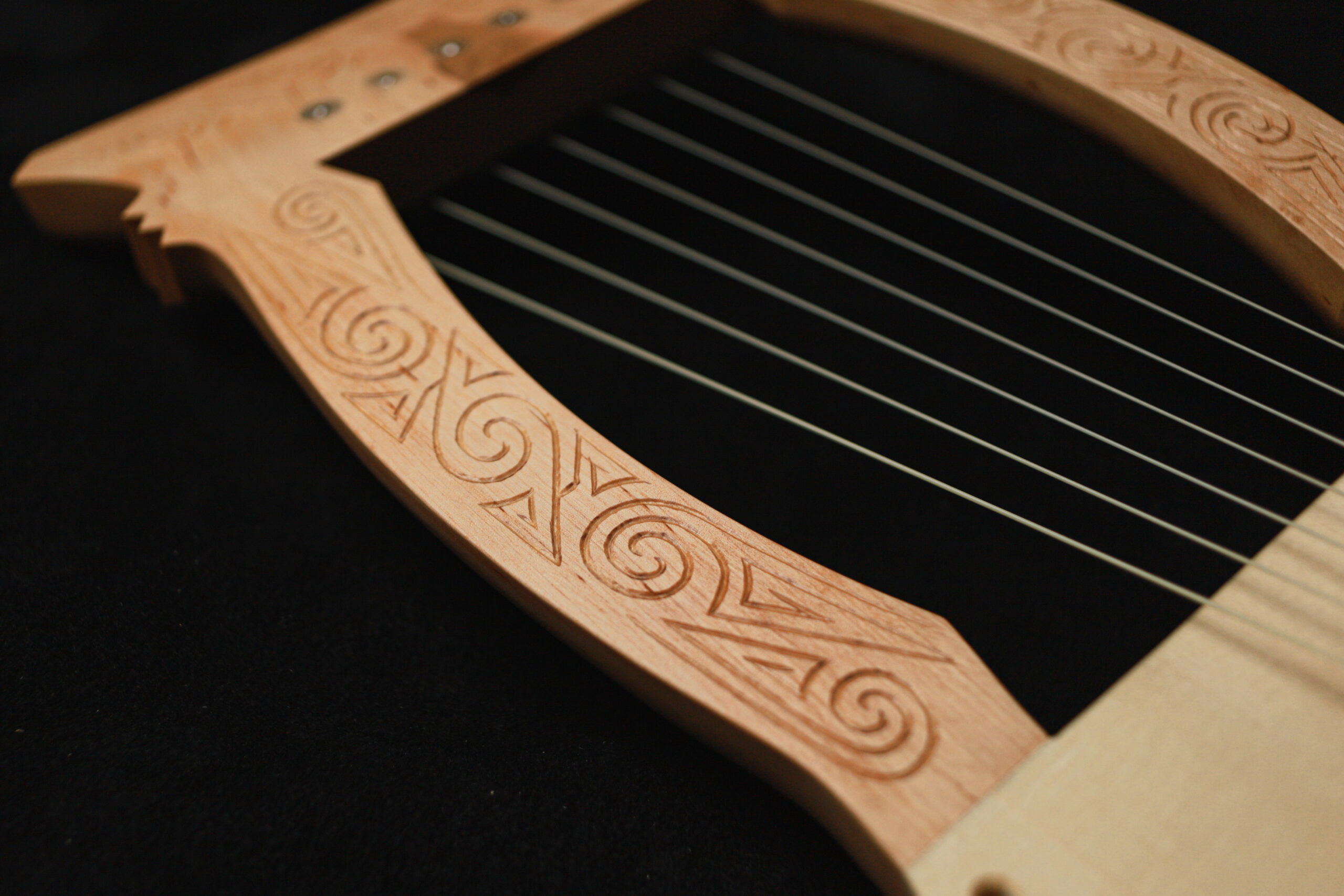 Authentic Kravik Lyre with Metal pegs - Image 5