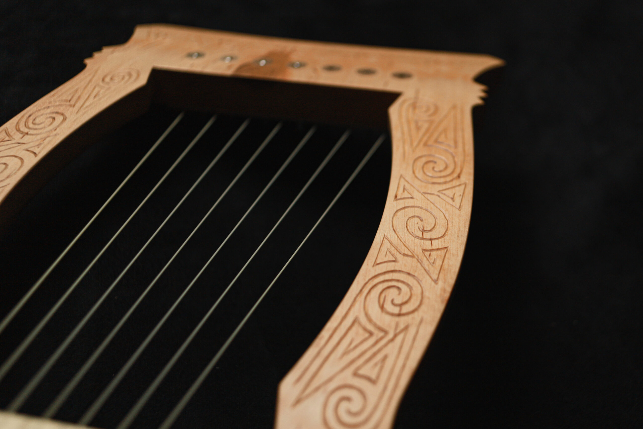 Authentic Kravik Lyre with Metal pegs - Image 4