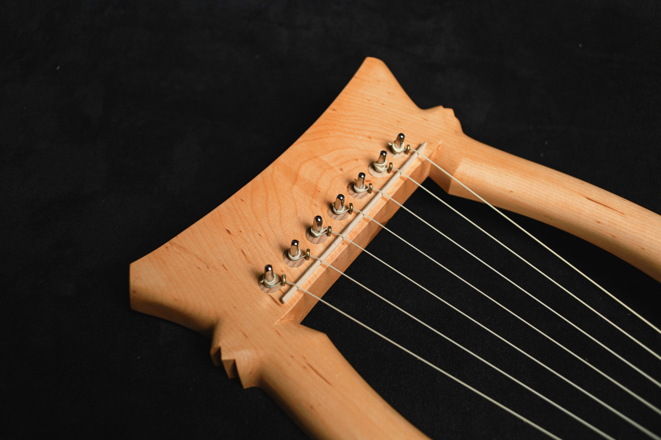Authentic Kravik Lyre with Metal pegs - Image 2