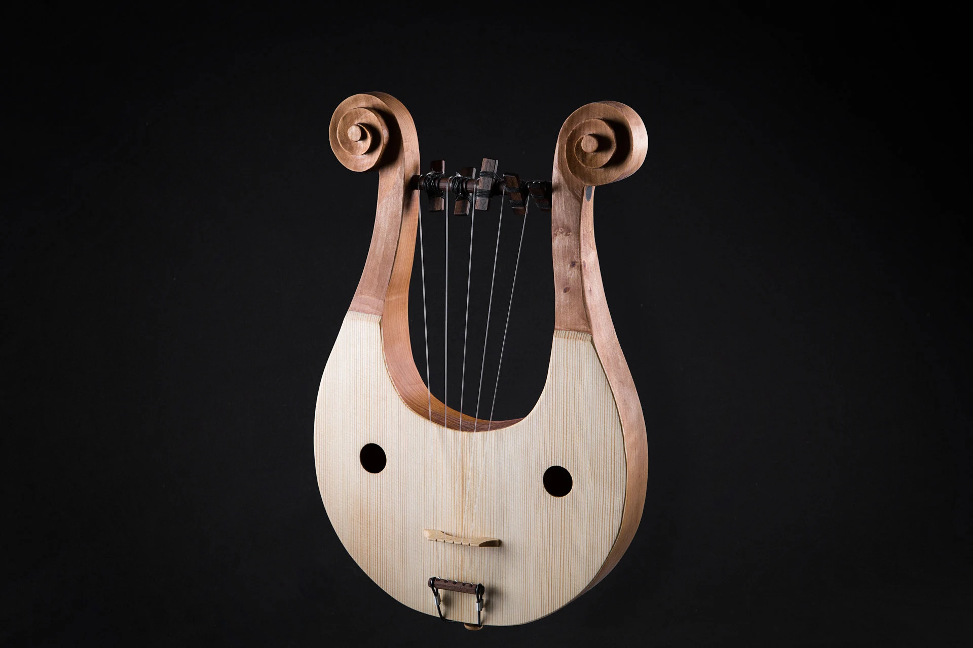 Gallic lyre / Celtic lyre